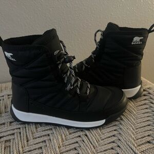 NWT Kids Whitney II Sorel Snow Boots